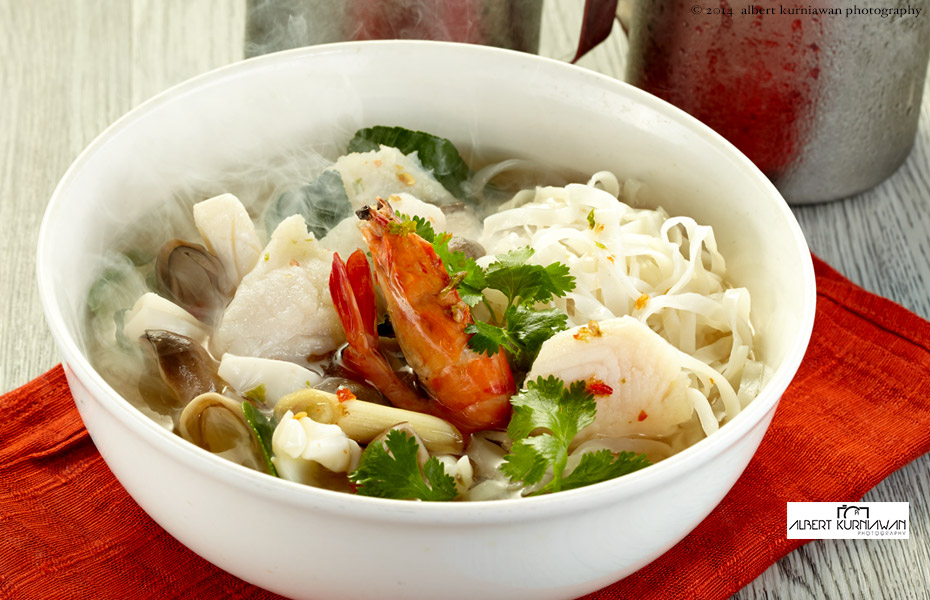 thai-extreme-tom-yum-seafood-stick-noodle