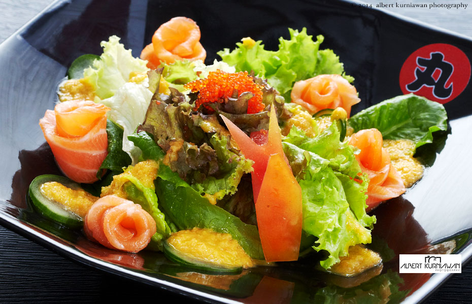 maru-dining-salmon-salad