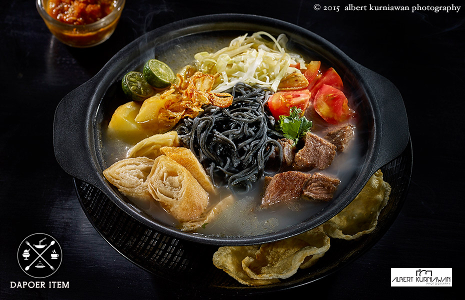 dapoer-item-black-soto-mie